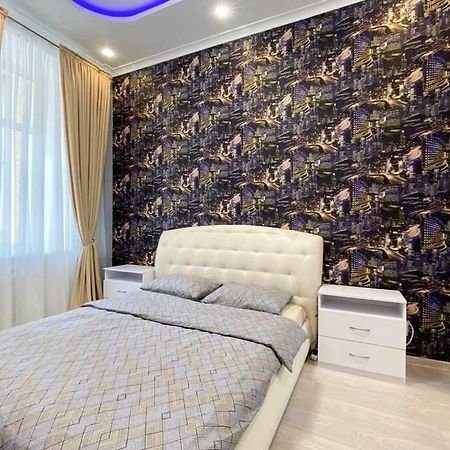 Comfortable Luxury Apartment With 3 Rooms. Center Heart Of Kiev Extérieur photo