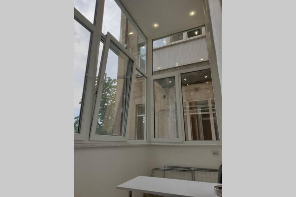 Comfortable Luxury Apartment With 3 Rooms. Center Heart Of Kiev Extérieur photo