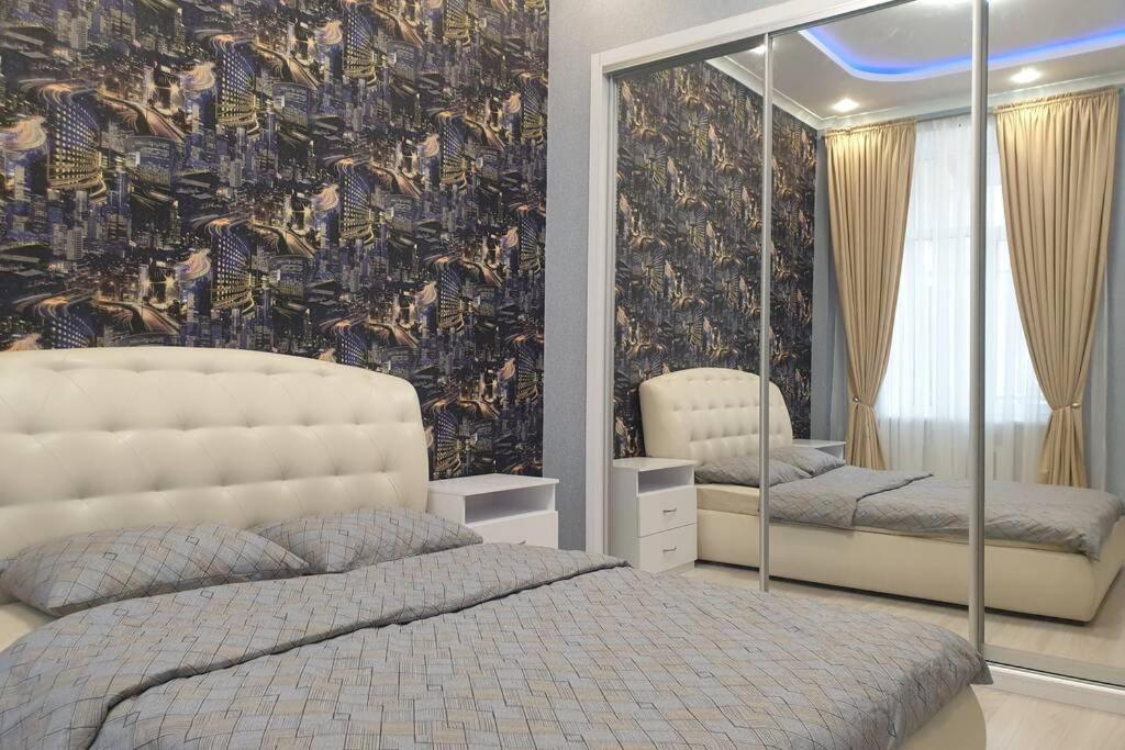 Comfortable Luxury Apartment With 3 Rooms. Center Heart Of Kiev Extérieur photo
