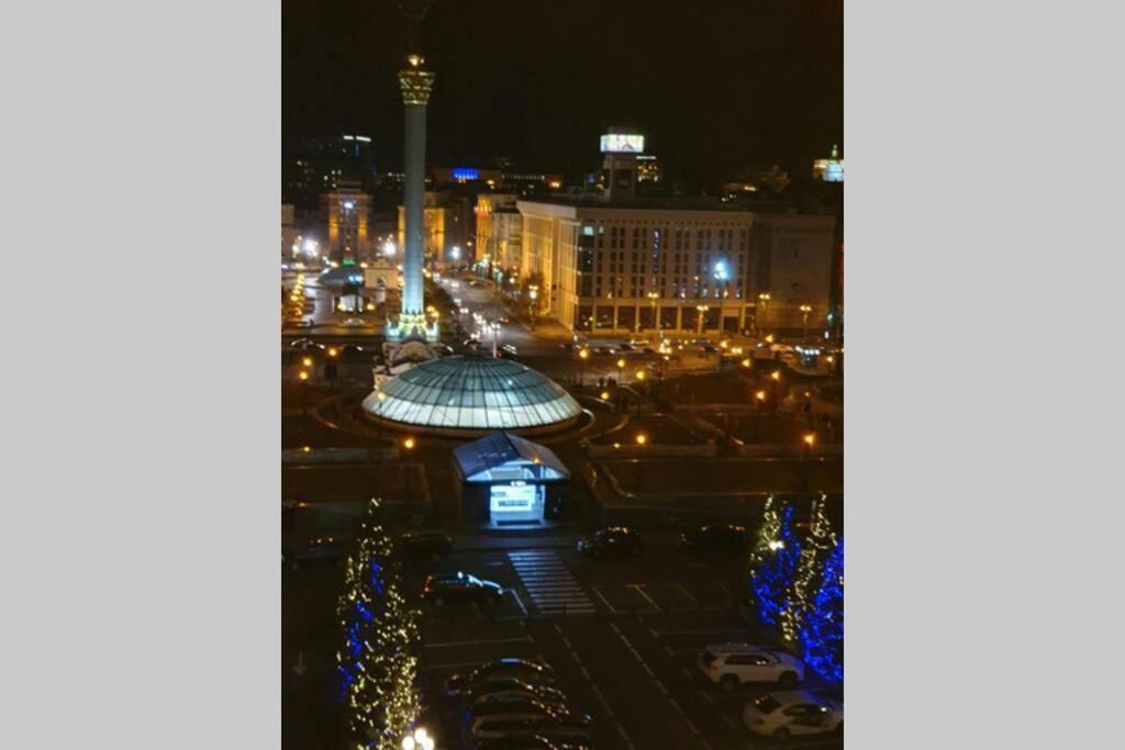 Comfortable Luxury Apartment With 3 Rooms. Center Heart Of Kiev Extérieur photo