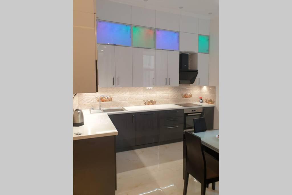 Comfortable Luxury Apartment With 3 Rooms. Center Heart Of Kiev Extérieur photo