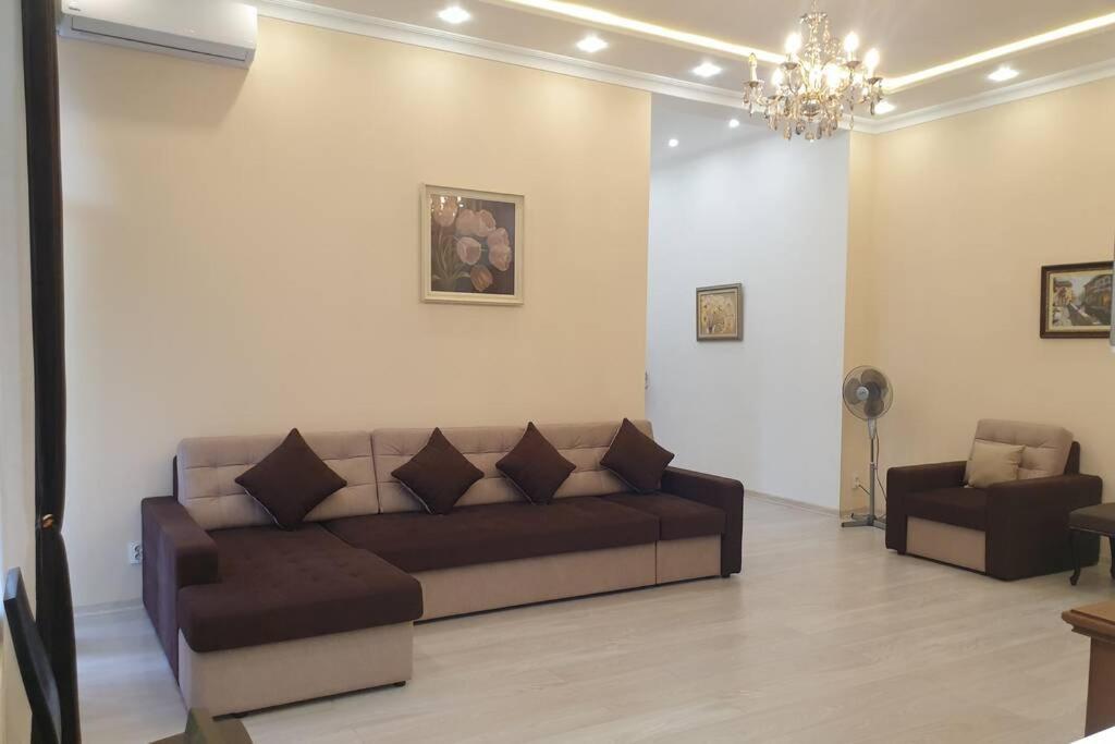 Comfortable Luxury Apartment With 3 Rooms. Center Heart Of Kiev Extérieur photo