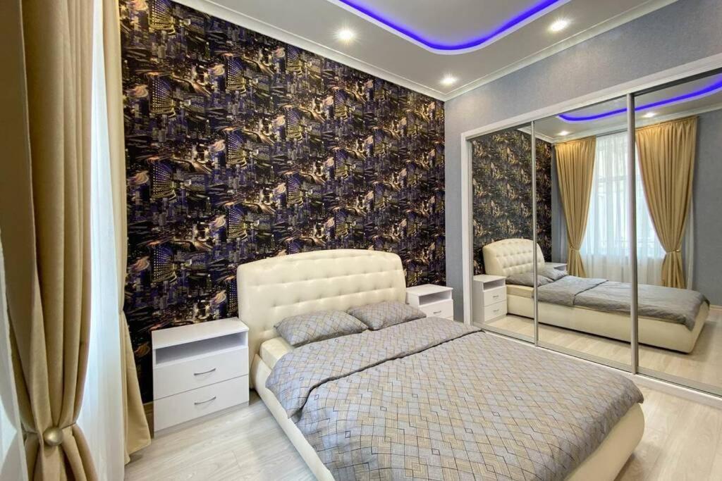 Comfortable Luxury Apartment With 3 Rooms. Center Heart Of Kiev Extérieur photo