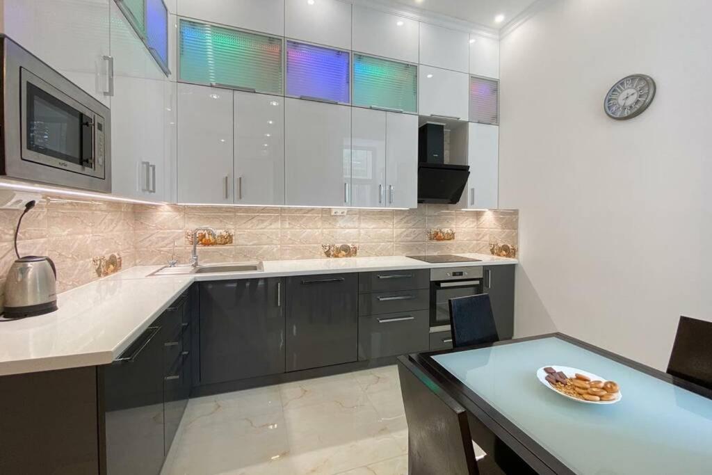 Comfortable Luxury Apartment With 3 Rooms. Center Heart Of Kiev Extérieur photo