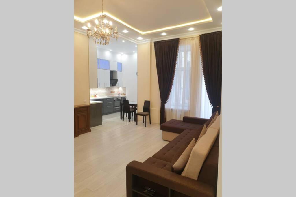 Comfortable Luxury Apartment With 3 Rooms. Center Heart Of Kiev Extérieur photo