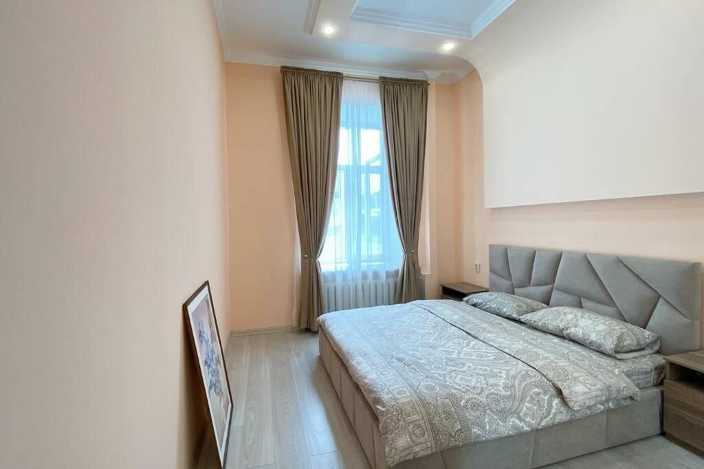 Comfortable Luxury Apartment With 3 Rooms. Center Heart Of Kiev Extérieur photo